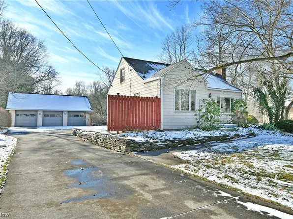 2165 Tibbetts Wick Rd, Girard, OH 44420