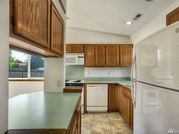 4th image of 3901 48th Ave NE