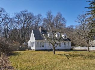 161 Union St, Deep River, CT 06417