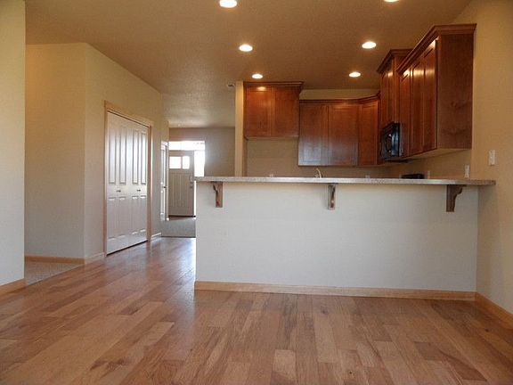 4th image of 5218 NE 66th Dr