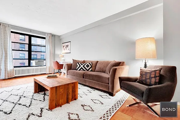 Sold by Bond New York | media 7