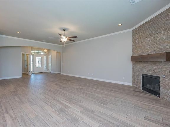 3rd image of 1900 Carmona Lakes Dr