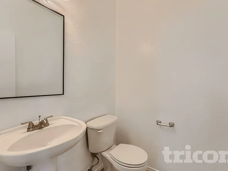 924 S 240th Dr — Photo 10