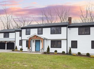 460 Papurah Rd, Fairfield, CT 06825