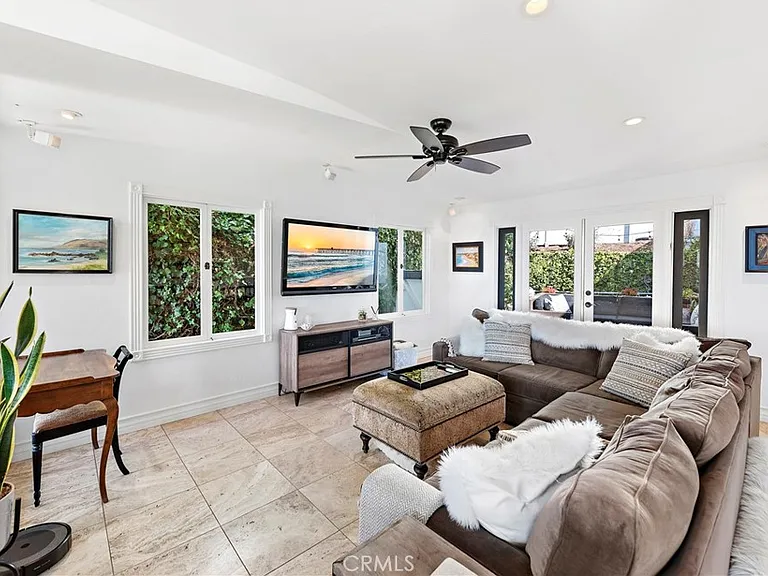 875 Coast View Dr — Photo 22