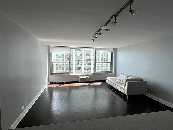 4th image of 3600 N Lake Shore Dr APT 1415