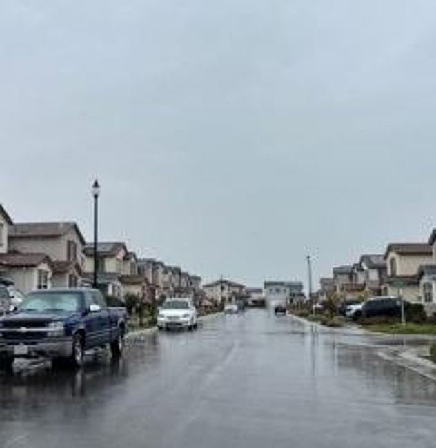 Exterior Neighborhood (street photo)