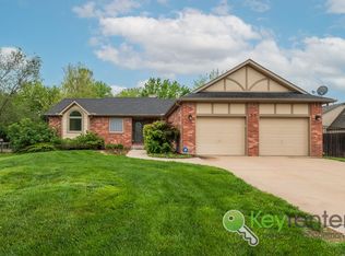 915 W 2nd St, Andover, KS 67002