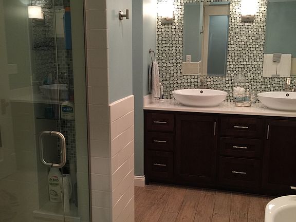 2nd Floor Full Bathroom