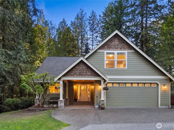 981 E Lakeshore Dr, Allyn, WA 98524