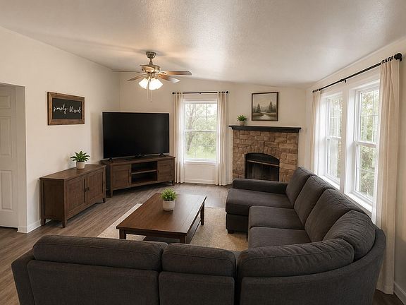 2nd image of 2210 N Fm 2378