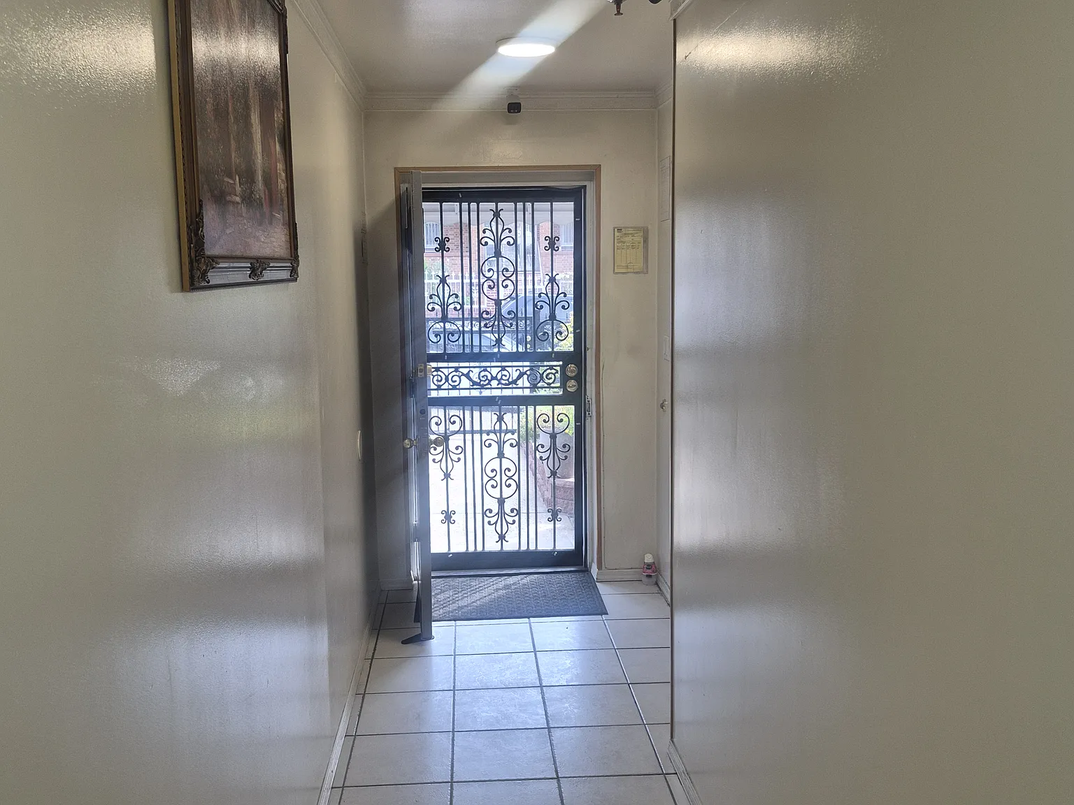 3 bed, 1300 sqft, $3,000 — Photo 1