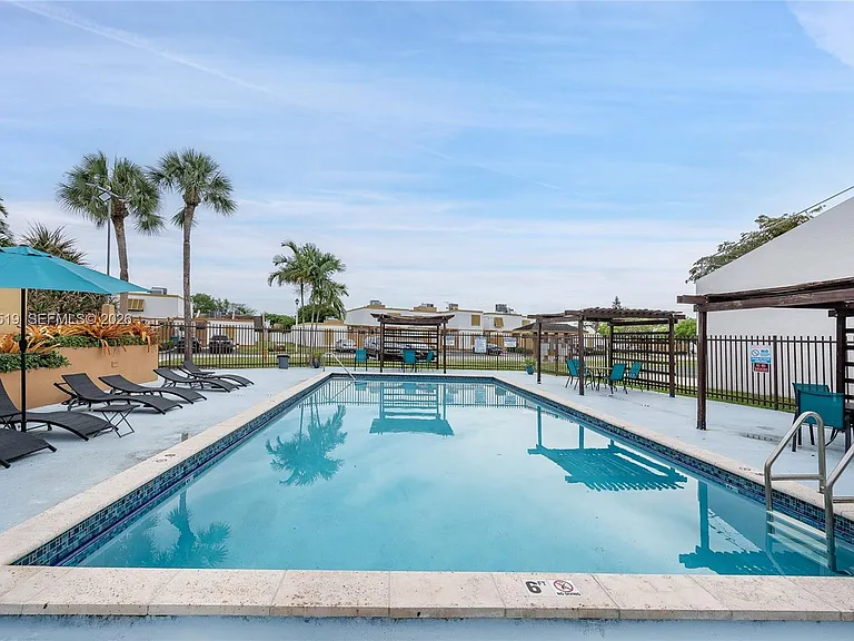 1220 SW 131st Place Cir W #1220 — Photo 26