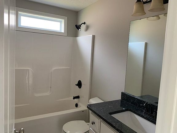 4th image of 352 Paige Ave