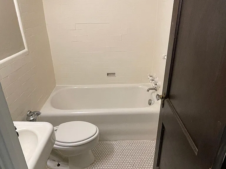 1712 Hampton Blvd #20 — Photo 9