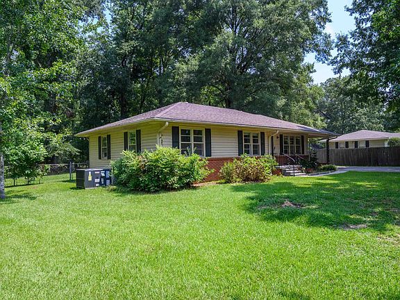 3rd image of 141 Dunwar Dr