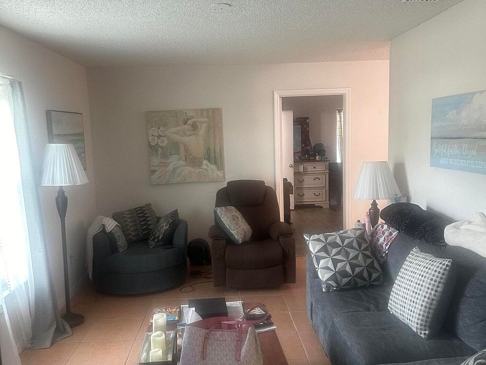 1st image of 2133 SW Cameo Boulevard