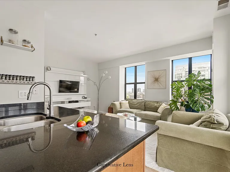 451 W Huron St #1507 — Photo 2