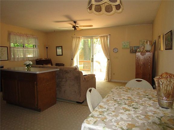 3rd image of 119 Seneca Dr