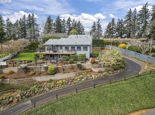 242 NW Walnut Ave, Dundee, OR 97115