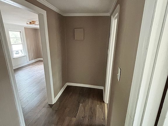 3rd image of 1544 Victory St