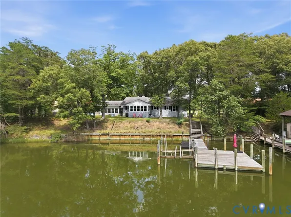 597 Harbor Dr, Reedville, VA 22539