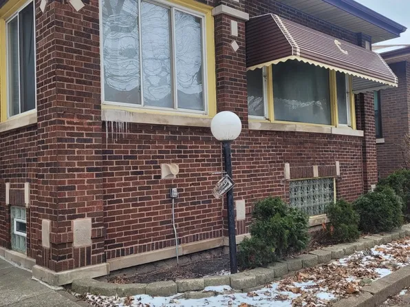 7639 S Cornell Ave, Chicago, IL 60649