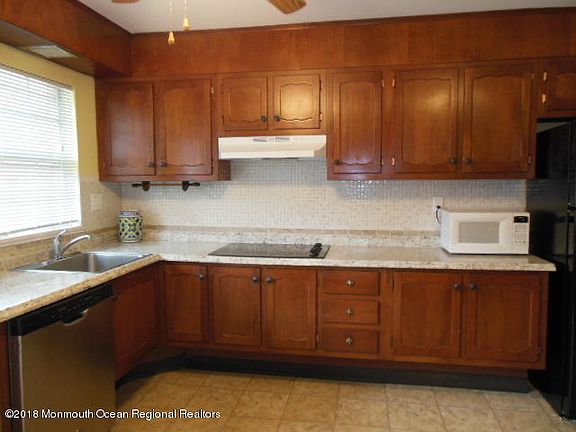 4th image of 441B Cheshire Ct