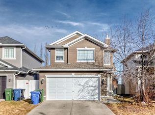 214 S Coville Cir NE, Calgary, AB T3K 5N8