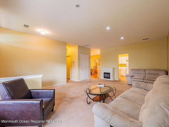 2nd image of 4 Greenwillows Drive