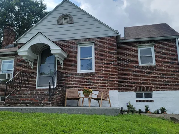 1209 Grosstown Rd, Stowe, PA 19464