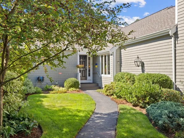 82 Thistle Patch Way, Hingham, MA 02043