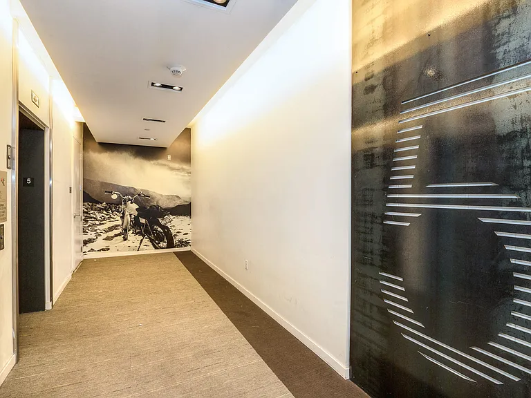 MOTO — Photo 12