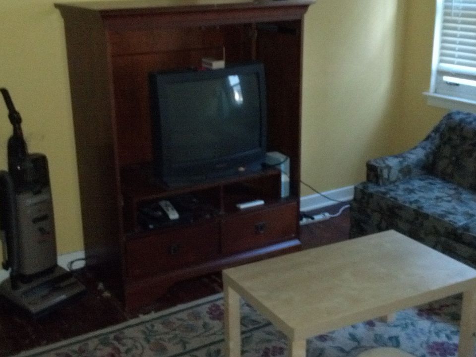 1st image of 123 Louis St #2