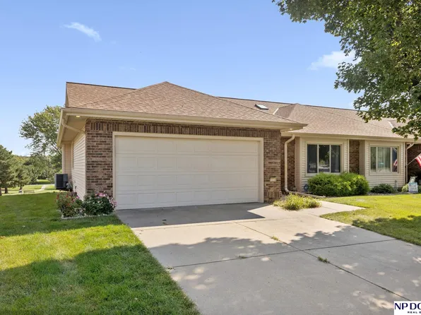5536 Moor Dr, Lincoln, NE 68516