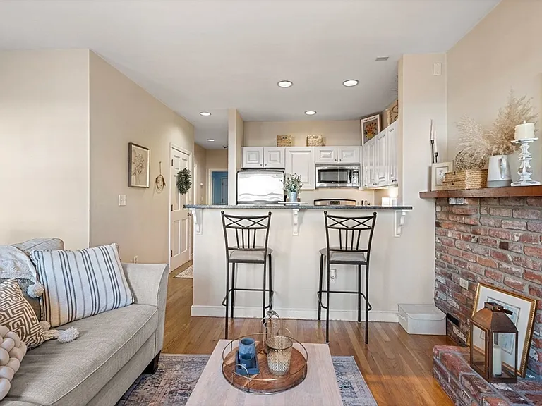 159 M St #2 — Photo 6