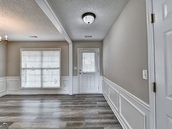 3rd image of 9210 Friarbridge Dr