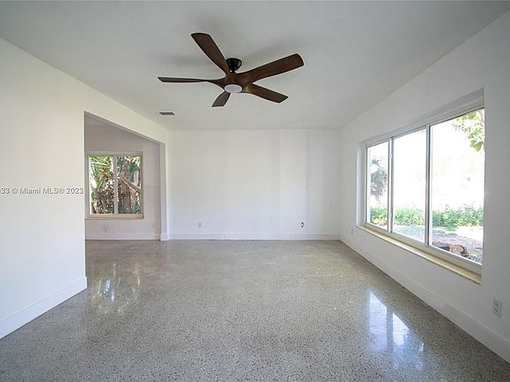 4th image of 12202 NE 11th Ct