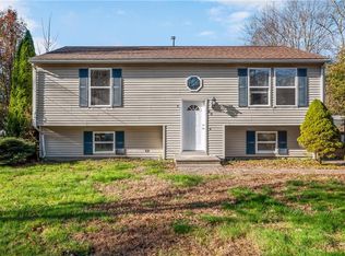 23 Fox Run Dr, Burrillville, RI 02830