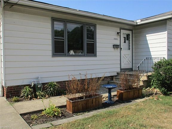2nd image of 29805 Grand Blvd