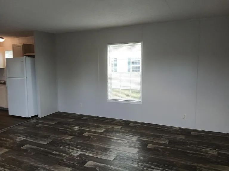 48 Oak St — Photo 5