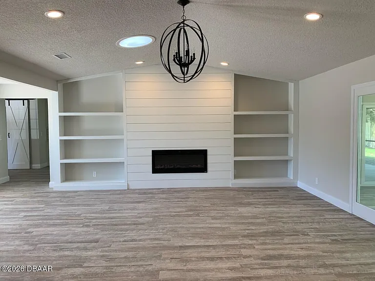 421 Pelican Bay Dr — Photo 17
