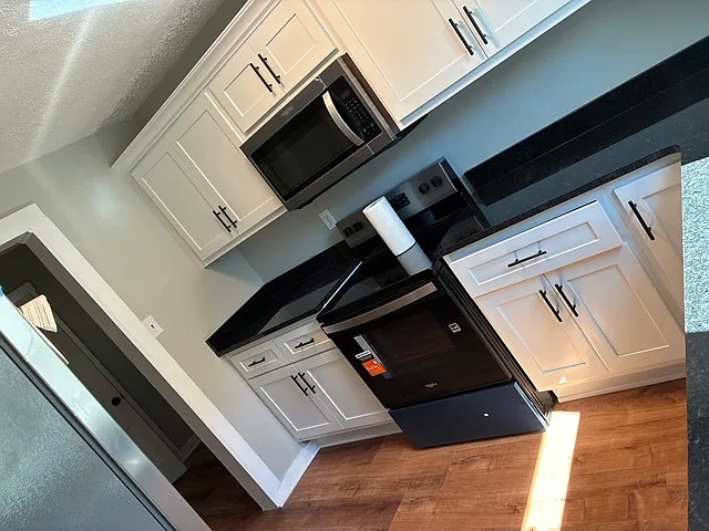 3 bed, 1056 sqft, $1,500 — Photo 2