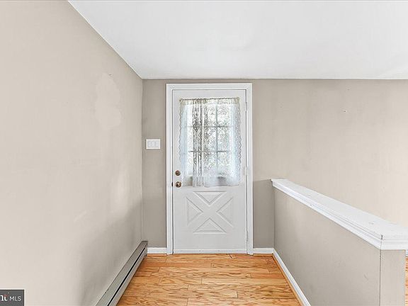 4th image of 510 3rd Ave