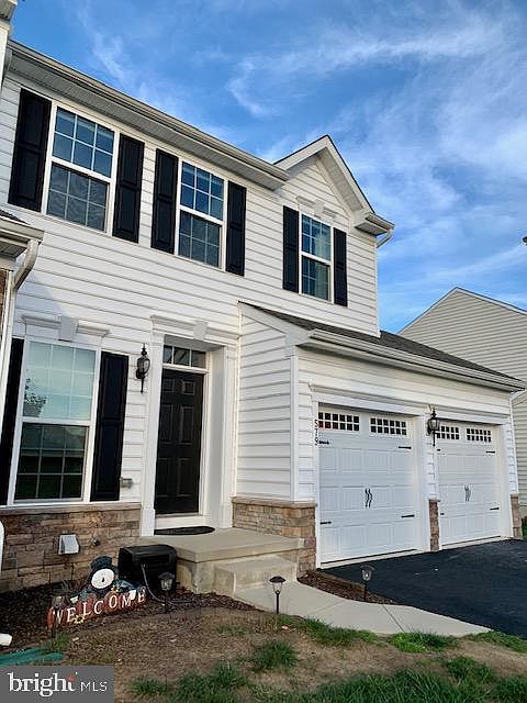 1st image of 579 Canal Dr