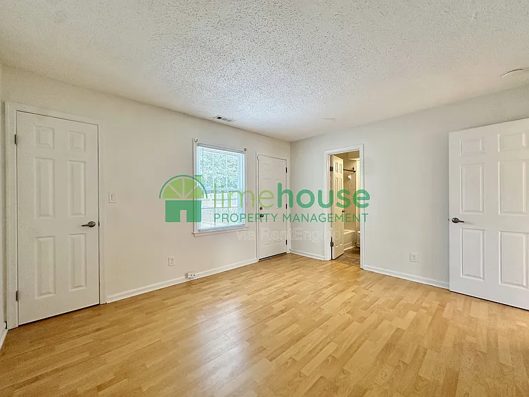 3207 Creekside Dr — Photo 8
