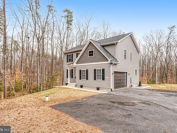 2nd image of 2075 Country Rd