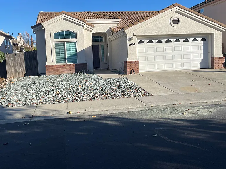 8909 Altameda Pl — Photo 2