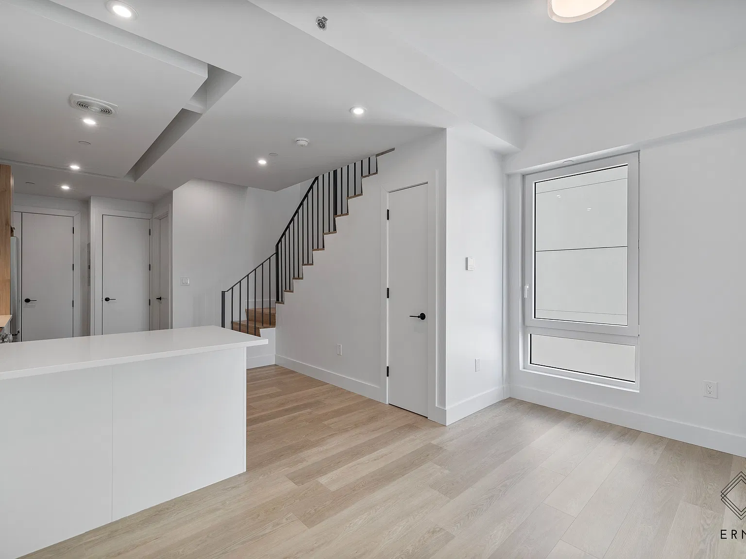 80 Linden Boulevard — Photo 2