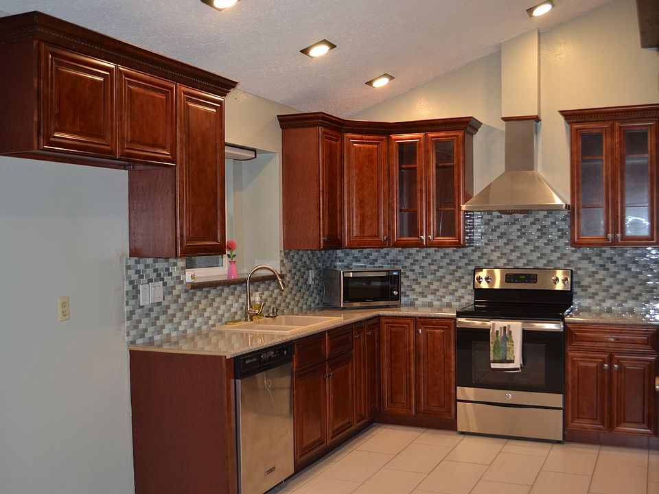 wood cabs and crown mould